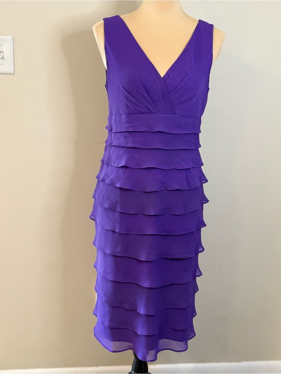 London Times Dresses & Skirts - London Times purple sleeveless bodycon tiered midi dress SZ 6
